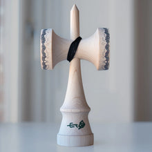 Load image into Gallery viewer, Lotus Kendamas - Pro Sampler Box